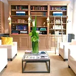 Tête D'or Hotel 2*