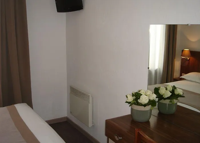 Hotel Tete D'or 2*